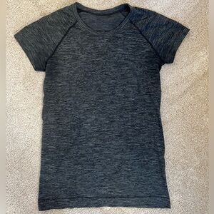lululemon athletica Charcoal Heather Short Sleeve Tee